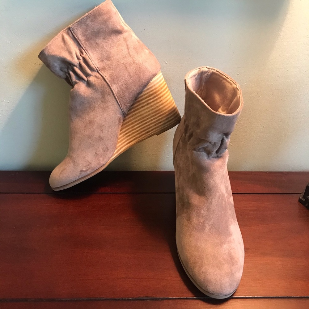 Mojo Moxy Sondra Wedge Booties